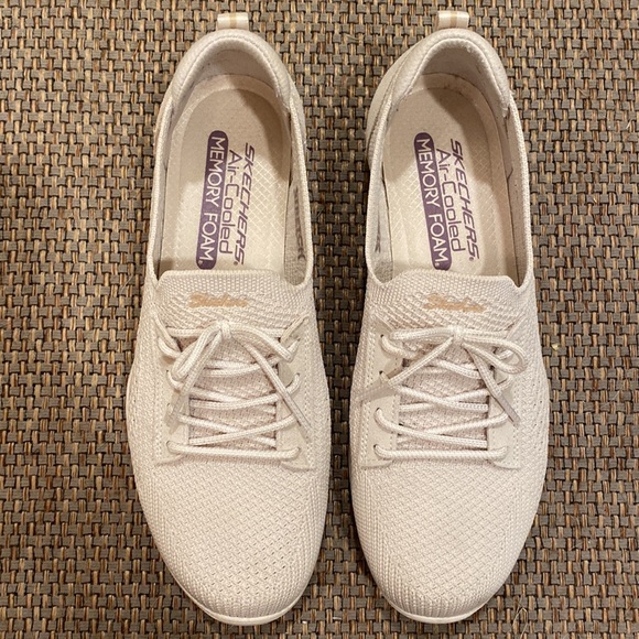 Skechers 8 Off White Memory Foam Slip On Sneakers - Picture 2 of 10